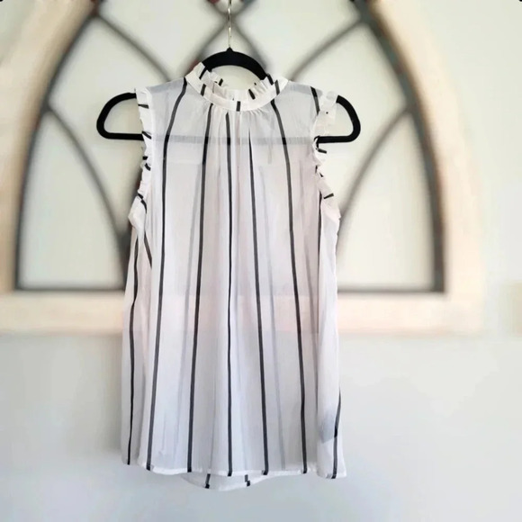 WhoWhatWear Ivory & Black Striped Sleeveless Sheer Crinkle Chiffon Blouse Size S - Picture 1 of 4